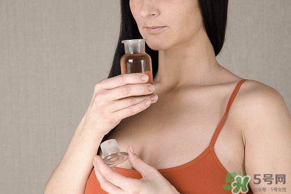 洗完澡身上癢是怎么回事?洗完澡身上癢怎么辦? 洗完澡身上癢是怎么回事?洗完澡身上癢怎么辦?