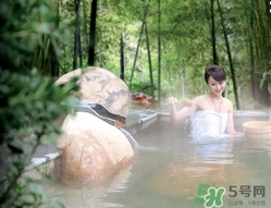 來月經(jīng)可以泡溫泉嗎？泡溫泉來月經(jīng)了怎么辦？
