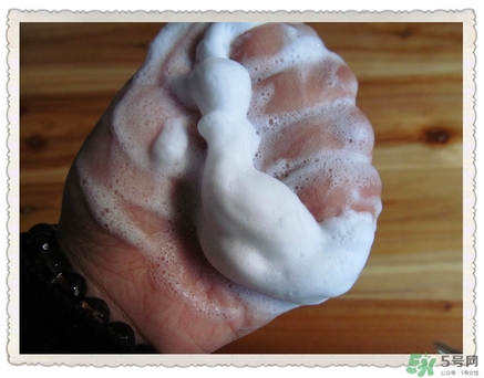 pola黑ba和白ba區(qū)別 pola黑ba和白ba不同功效作用 pola黑ba和白ba區(qū)別 pola黑ba和白ba不同功效作用