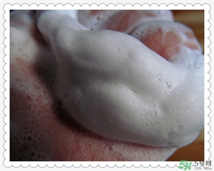 pola黑ba和白ba區(qū)別 pola黑ba和白ba不同功效作用 pola黑ba和白ba區(qū)別 pola黑ba和白ba不同功效作用