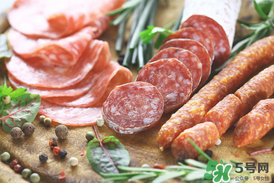 腌肉一斤放多少鹽？腌肉用什么鹽？