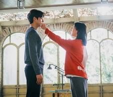 蘭蔻菁純絲絨唇膏290多少錢(qián)？蘭蔻菁純絲絨唇膏290專柜價(jià)格