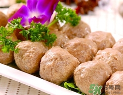 肉丸子可以用面粉嗎？肉丸子用什么粉？