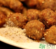 肉丸子可以用面粉嗎？肉丸子用什么粉？