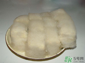 霉豆腐發(fā)霉了還能吃嗎？霉豆腐發(fā)霉有幾種顏色？