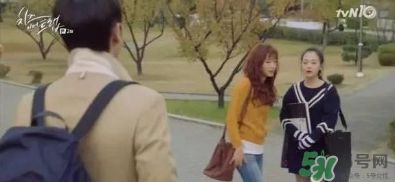 金高銀包包什么牌子？金高銀包包同款