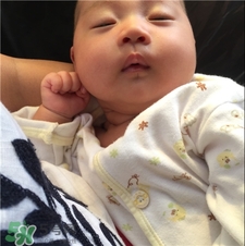 滿(mǎn)月后奶水突然變少怎么辦?滿(mǎn)月后為什么奶水變少? 滿(mǎn)月后奶水突然變少怎么辦?滿(mǎn)月后為什么奶水變少?