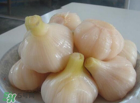 腌大蒜變綠還能吃嗎？大蒜腌制后變綠能吃嗎？