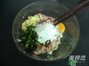肉丸子可以用面粉嗎？肉丸子用什么粉？