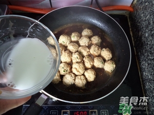 肉丸子可以用面粉嗎？肉丸子用什么粉？