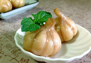 腌大蒜變綠還能吃嗎？大蒜腌制后變綠能吃嗎？