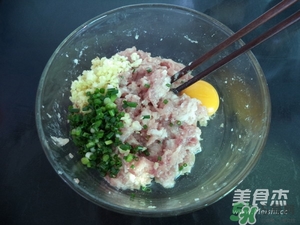 肉丸子可以用面粉嗎？肉丸子用什么粉？