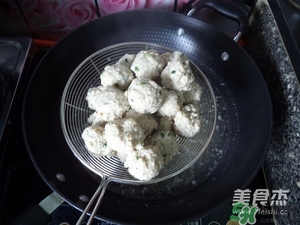 肉丸子可以用面粉嗎？肉丸子用什么粉？