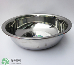 腌肉可以用不銹鋼盆嗎？不銹鋼盆可以腌肉嗎？