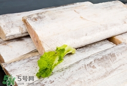 帶魚表面銀色需要去掉嗎?帶魚身上銀色要洗干凈嗎? 帶魚表面銀色需要去掉嗎?帶魚身上銀色要洗干凈嗎?