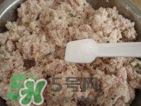 做藕丸子要放多少鹽？一斤藕做藕圓子放多少鹽合適？