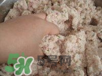 做藕丸子要放多少鹽？一斤藕做藕圓子放多少鹽合適？