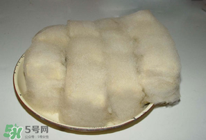 霉豆腐長(zhǎng)黑毛能吃嗎？霉豆腐為什么長(zhǎng)黑毛？