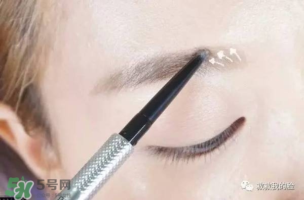 金高銀妝容怎么化？金高銀仿妝