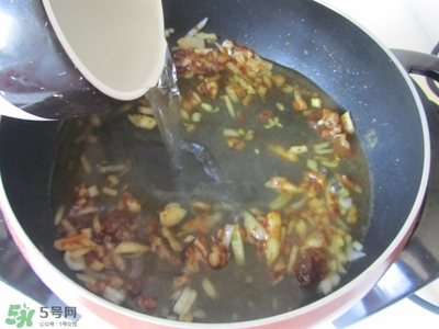 一斤魚(yú)可以做多少魚(yú)丸？一斤魚(yú)可以做幾個(gè)魚(yú)丸？