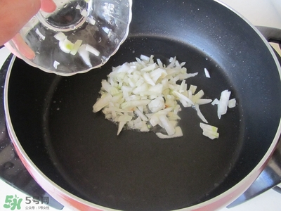 一斤魚(yú)可以做多少魚(yú)丸？一斤魚(yú)可以做幾個(gè)魚(yú)丸？