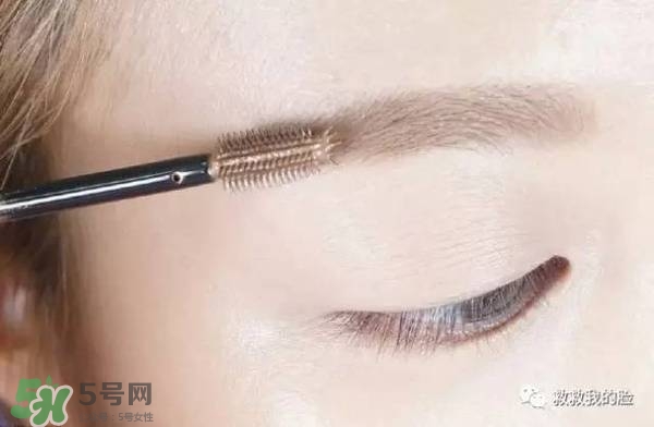 金高銀妝容怎么化？金高銀仿妝