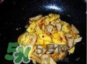 魚丸和雞蛋可以一起吃嗎？魚丸和雞蛋能不能同時吃？