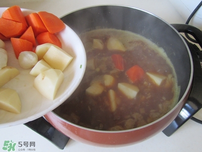 一斤魚(yú)可以做多少魚(yú)丸？一斤魚(yú)可以做幾個(gè)魚(yú)丸？