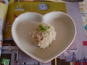 一斤糯米可以做多少個(gè)糯米丸子？一斤糯米可以做多少糯米圓子？