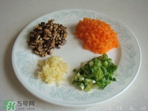 一斤糯米可以做多少個(gè)糯米丸子？一斤糯米可以做多少糯米圓子？