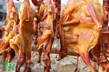 臘雞太咸怎么做好吃？咸臘雞的做法大全