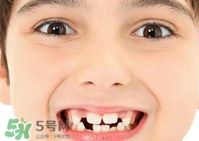 小孩換牙半年還沒長出來是怎么回事?小孩換牙注意事項 小孩換牙半年還沒長出來是怎么回事?小孩換牙注意事項