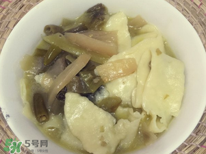 酸菜臭了還能吃嗎？酸菜臭了對身體有害嗎？