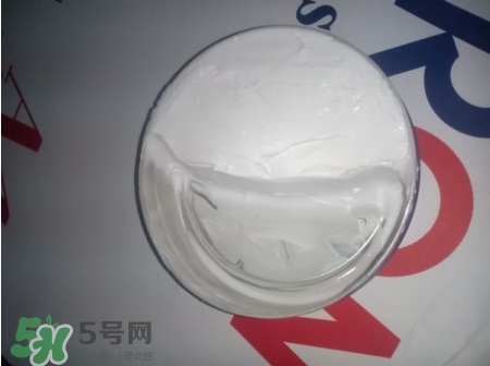 妮維雅藍(lán)罐怎么乳化？妮維雅藍(lán)罐面霜好用嗎？