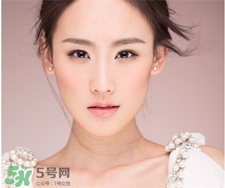 頸紋很深與睡姿有關(guān)嗎?睡姿會導(dǎo)致頸紋嗎? 頸紋很深與睡姿有關(guān)嗎?睡姿會導(dǎo)致頸紋嗎?