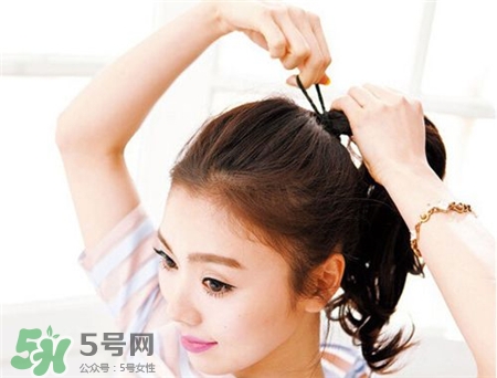 扎頭發(fā)有痕跡怎么辦?用什么扎頭發(fā)沒有痕跡? 扎頭發(fā)有痕跡怎么辦?用什么扎頭發(fā)沒有痕跡?