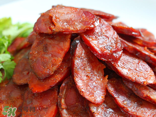 臘腸會(huì)壞嗎？臘腸放一年可以吃嗎？