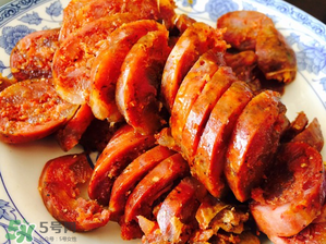 臘腸會(huì)壞嗎？臘腸放一年可以吃嗎？