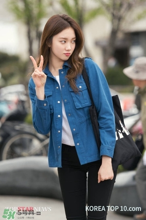 李圣經(jīng)的包包什么牌子？李圣經(jīng)包包同款