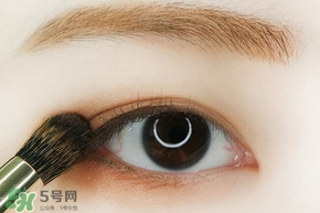 李圣經(jīng)妝容怎么化？李圣經(jīng)仿妝教程