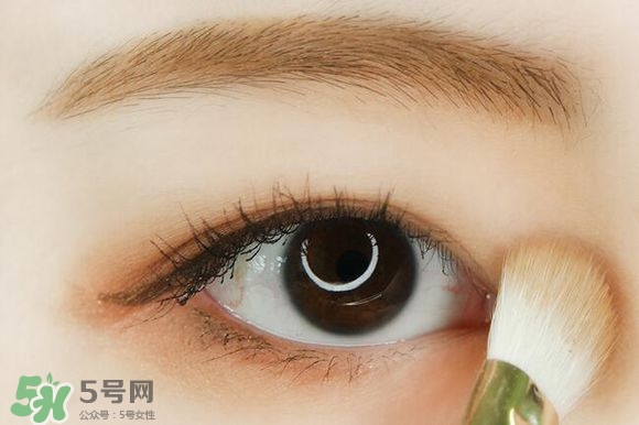 李圣經(jīng)妝容怎么化？李圣經(jīng)仿妝教程