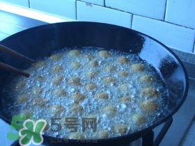 豆腐丸子散了怎么辦？豆腐丸子怎么做不散？