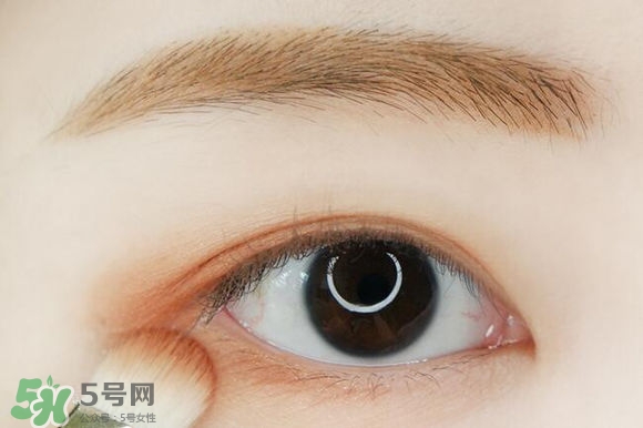 李圣經(jīng)妝容怎么化？李圣經(jīng)仿妝教程