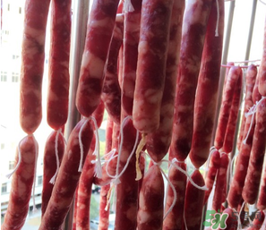 曬香腸要扎孔嗎？曬香腸需要扎洞嗎？