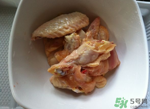 腌雞肉用什么調(diào)料？雞肉用什么腌制？