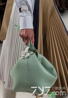 2017年流行什么包包？2017年最流行包包款式顏色