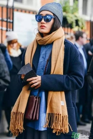 2017年圍巾流行怎么搭？2017年圍巾流行趨勢(shì)