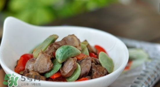 臘八蒜要放鹽嗎？臘八蒜要放多少鹽比例是多少？