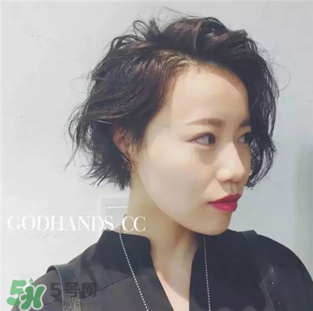 棕色頭發(fā)配什么口紅?棕色頭發(fā)適合什么口紅? 棕色頭發(fā)配什么口紅?棕色頭發(fā)適合什么口紅?