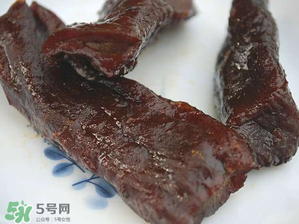 風(fēng)干牛肉是生的嗎？風(fēng)干牛肉是生的還是熟的？